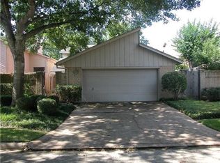 8023 Oakwood Forest Dr, Houston, TX 77040