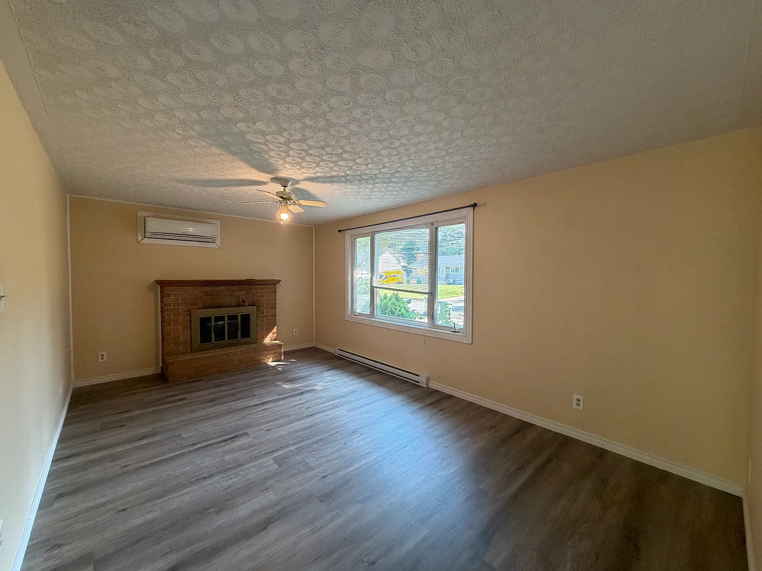 221 Montgomery Street Fredericton — Photo 2