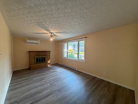 2nd image of 221 Montgomery St #0