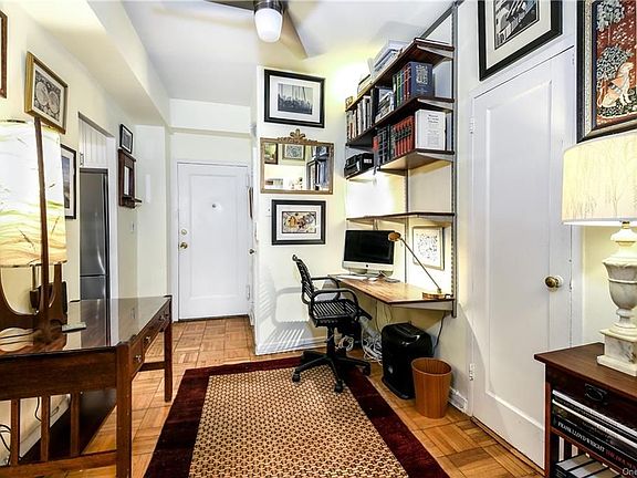 5th image of 290 Collins Ave APT 2E