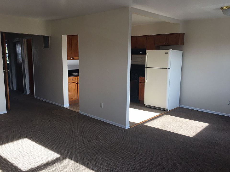 1st image of 3015 71st St APT 3
