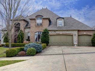 813 N Thornapple Ln, Springfield, MO 65802