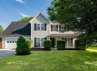 153 Rolling Meadow Rd, Fletcher, NC 28732