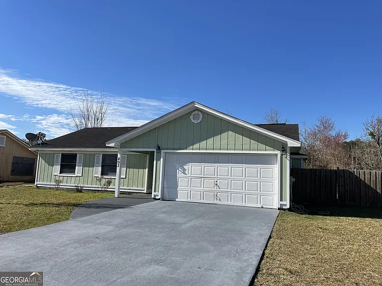 403 Fairfield Ct — Photo 2