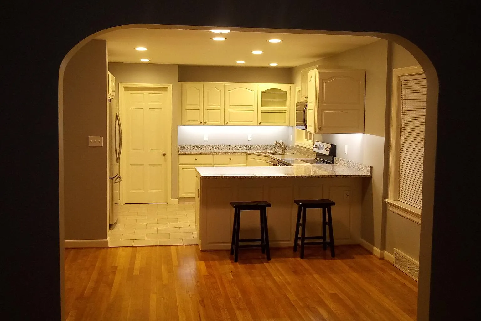 2 bed, 1115 sqft, $2,350 — Photo 4