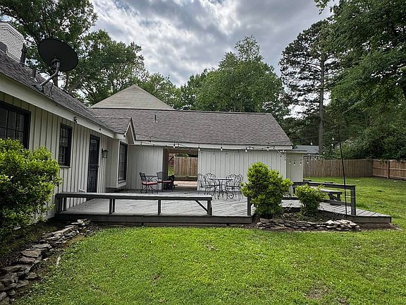 3rd image of 6836 Tangleberry Ln