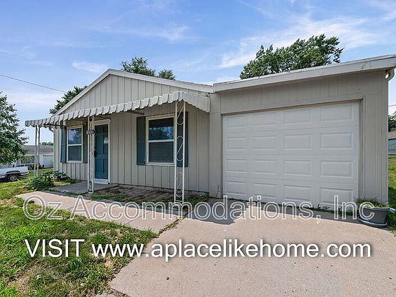 3rd image of 3310 Iroquois Ln