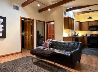 26065 Adamor Rd #B, Calabasas, CA 91302