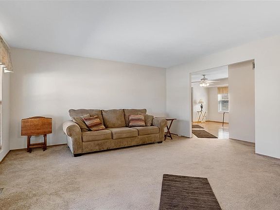 4th image of 4458 Papal Dr