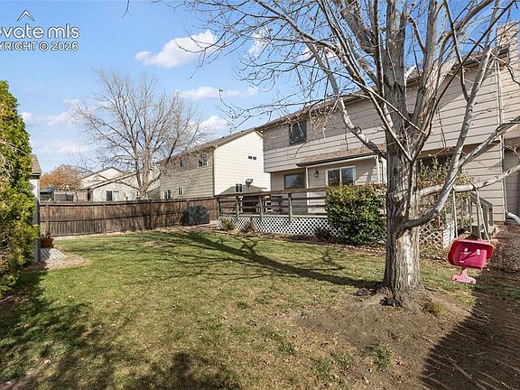 4th image of 7057 Reunion Cir