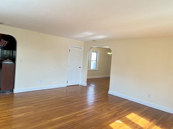Living Room - fresh painted entirely