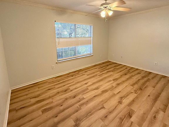 5th image of 1702 Matagorda Dr