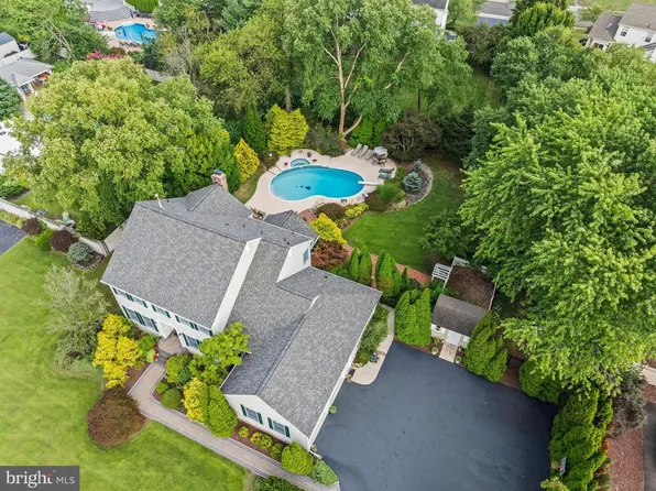 94 Tindall Rd, Robbinsville, NJ 08691