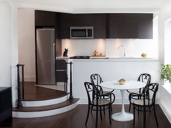 3rd image of 501 W 113th St APT 1605