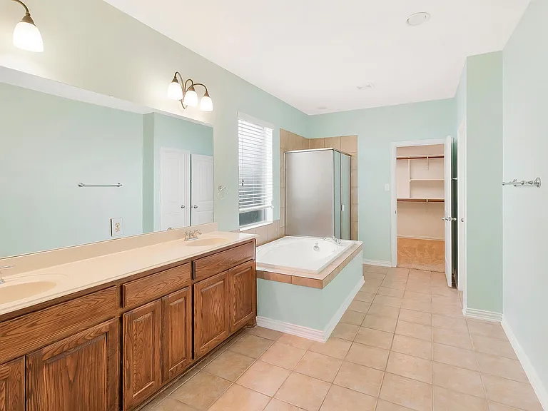 4908 Rushden Rd — Photo 17