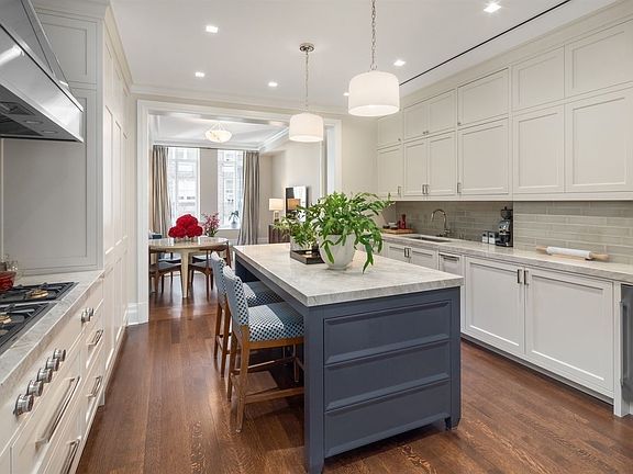 5th image of 20 E End Ave APT 5D