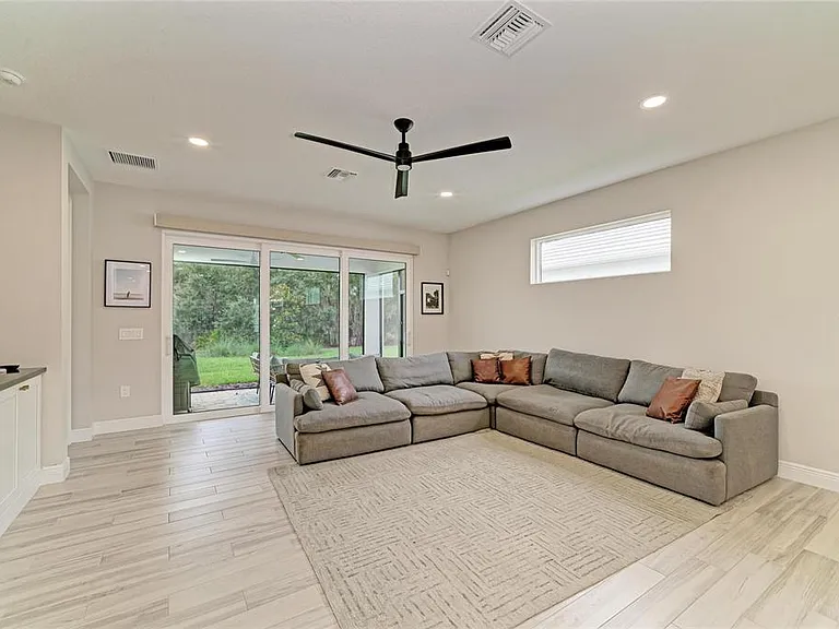 1079 Waterline Ct — Photo 23