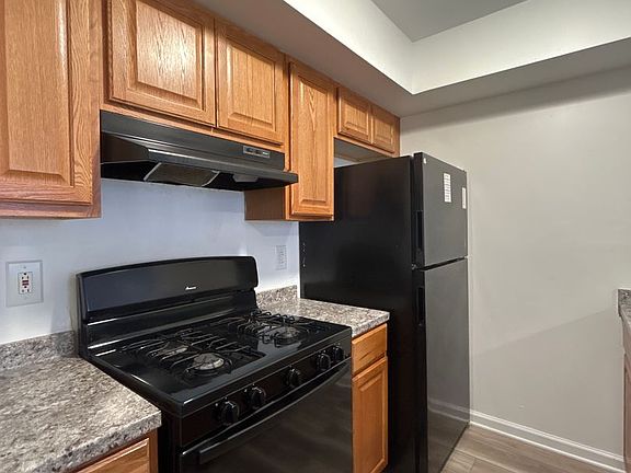 2nd image of 832-840 N 41st St #834