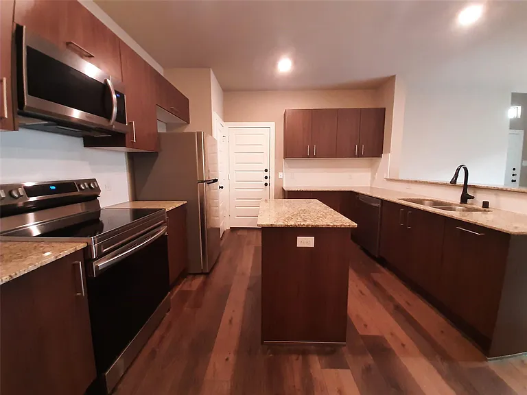 9733 Grosbeak Ln — Photo 8