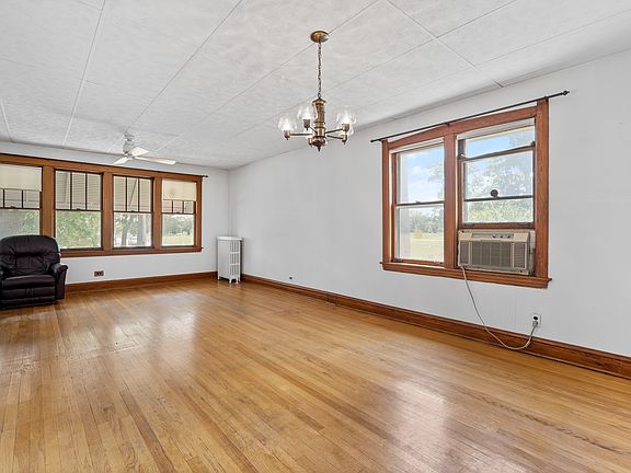 4th image of 7946 Elmgrove Dr