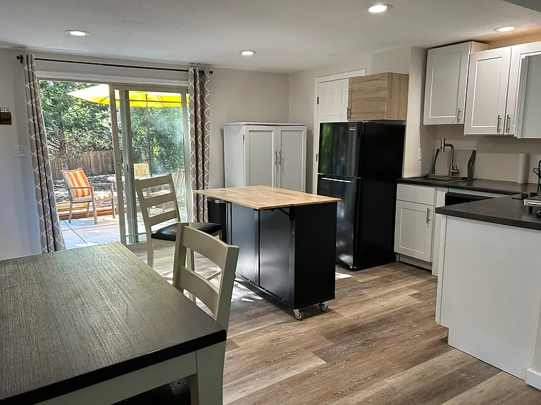 1607 Ulysses St — Photo 11