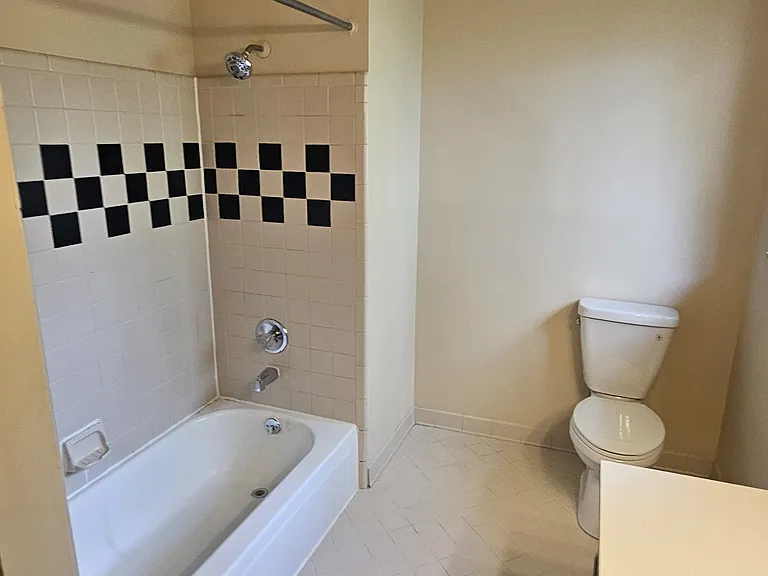 18440 E Forteen Mile Rd #5B — Photo 6