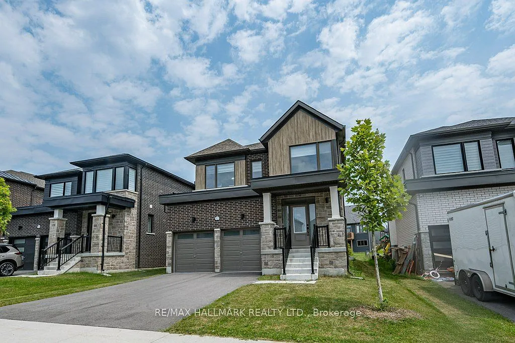 4 bed, $2,900 — Photo 2