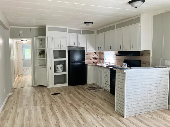 43 Deerwood Park, Centralia, IL 62801