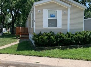 18 Newton St, Edwardsville, KS 66113