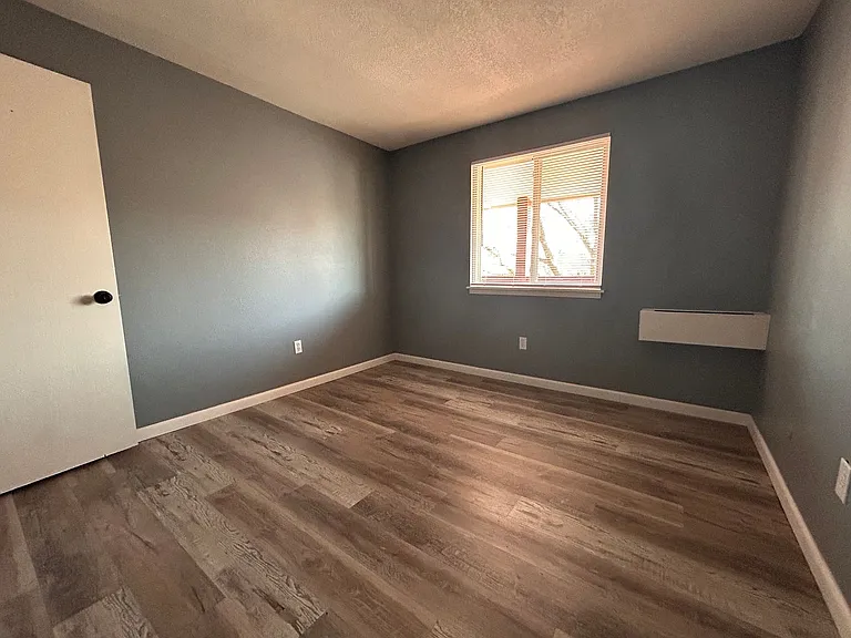 535 N McComas St — Photo 9