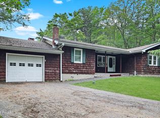 105 Trudy Ln, Milford, PA 18337