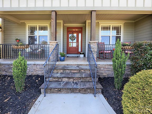 2nd image of 109 Bluff Meadow Ln