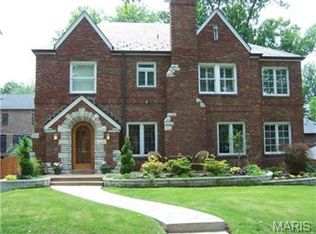 7414 Cromwell Dr, Saint Louis, MO 63105