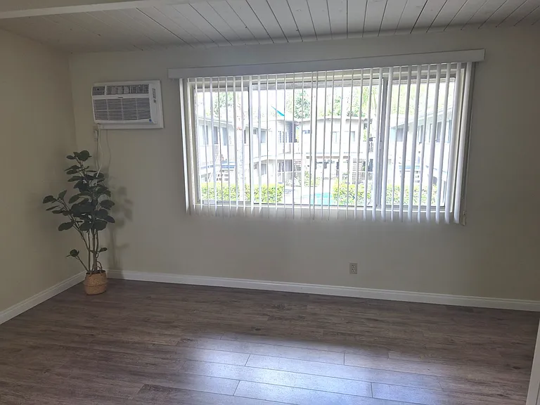 Best-Priced Studios At 1030 W. Olive Ave., Burbank, Ca 91506 — Photo 5
