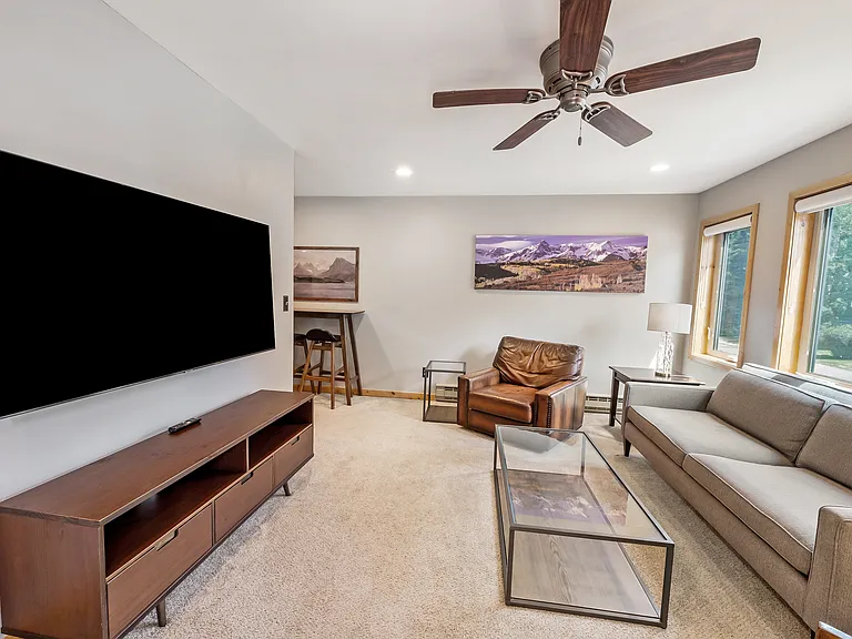 83 Larkspur Ln #B — Photo 5