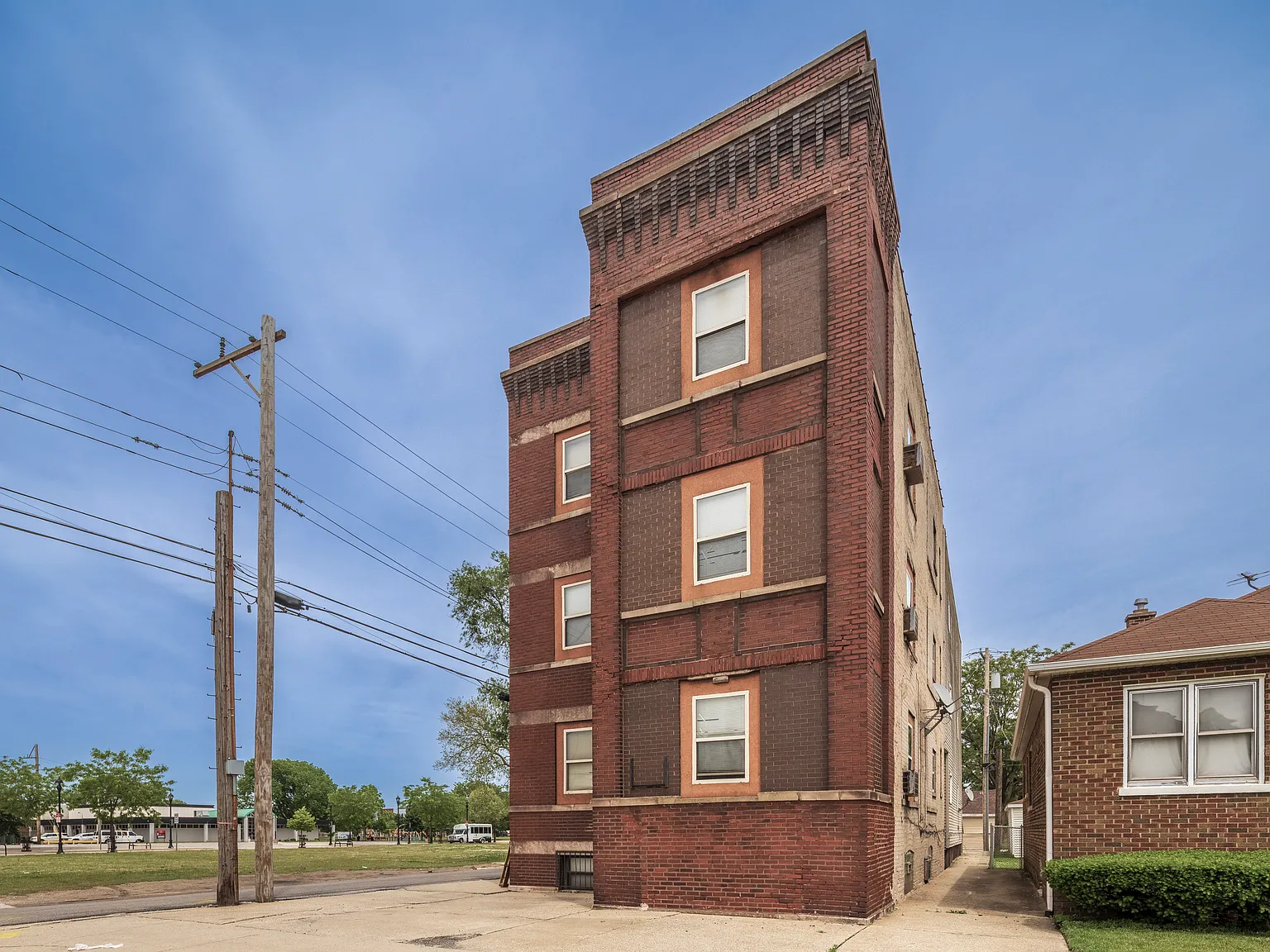 3 bed, $1,500 — Photo 2