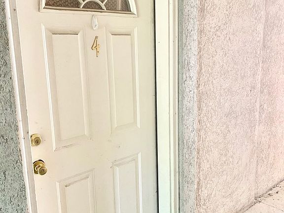 4th image of 816 S College Ave #4