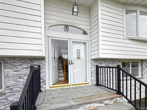 3rd image of 107 Beverly Road
