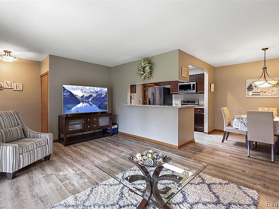 5th image of 49576 Laurel Heights Ct #81