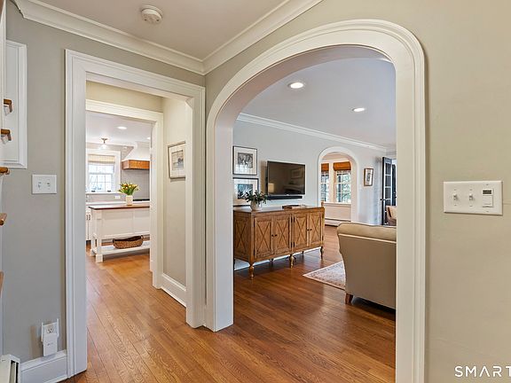 5th image of 97 Middlebrook Road