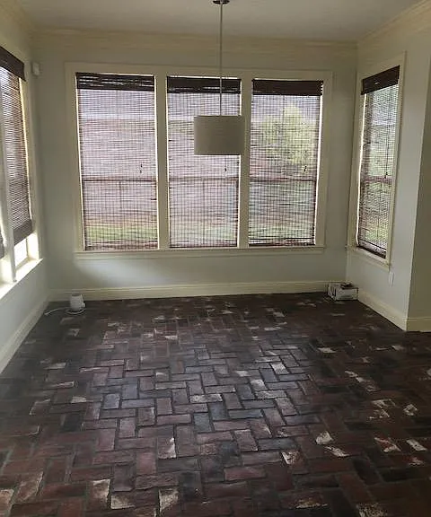Springcrest Dr — Photo 9