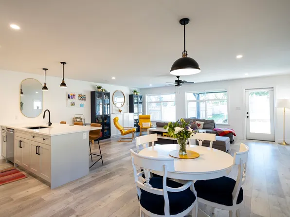 1078 Celia Cres, Gibsons, BC V0N 1V7