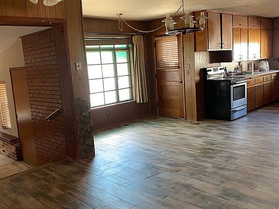 4th image of 1113 N Broadview Dr