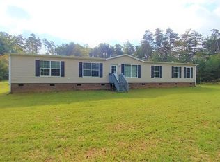 1090 Austin Dr, Westfield, NC 27053