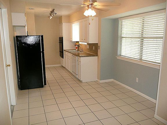 5th image of 4207 Thunder Bay Dr