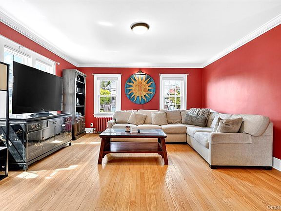 4th image of 28 Spruce Street
