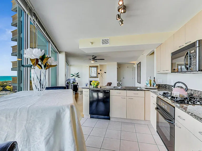 1720 Maple Ave #2020 — Photo 8