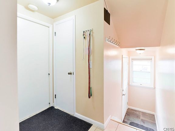 4th image of 1201 Oak St
