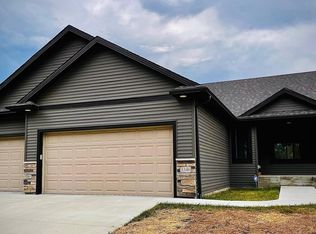 3346 Ridgeline Dr SE, Rochester, MN 55904