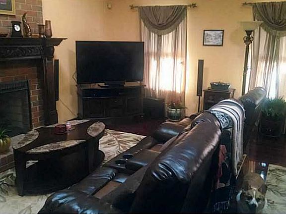 3rd image of 5621 Bull Run Ct